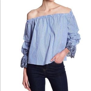 Astr 💋HP💋| Striped Off Shoulder Top |S |EUC| $75